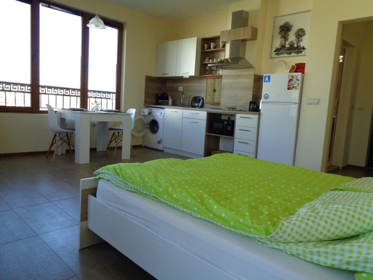 Nereya Palace Studio Mona Apartment เปาโมเรีย ภายนอก รูปภาพ