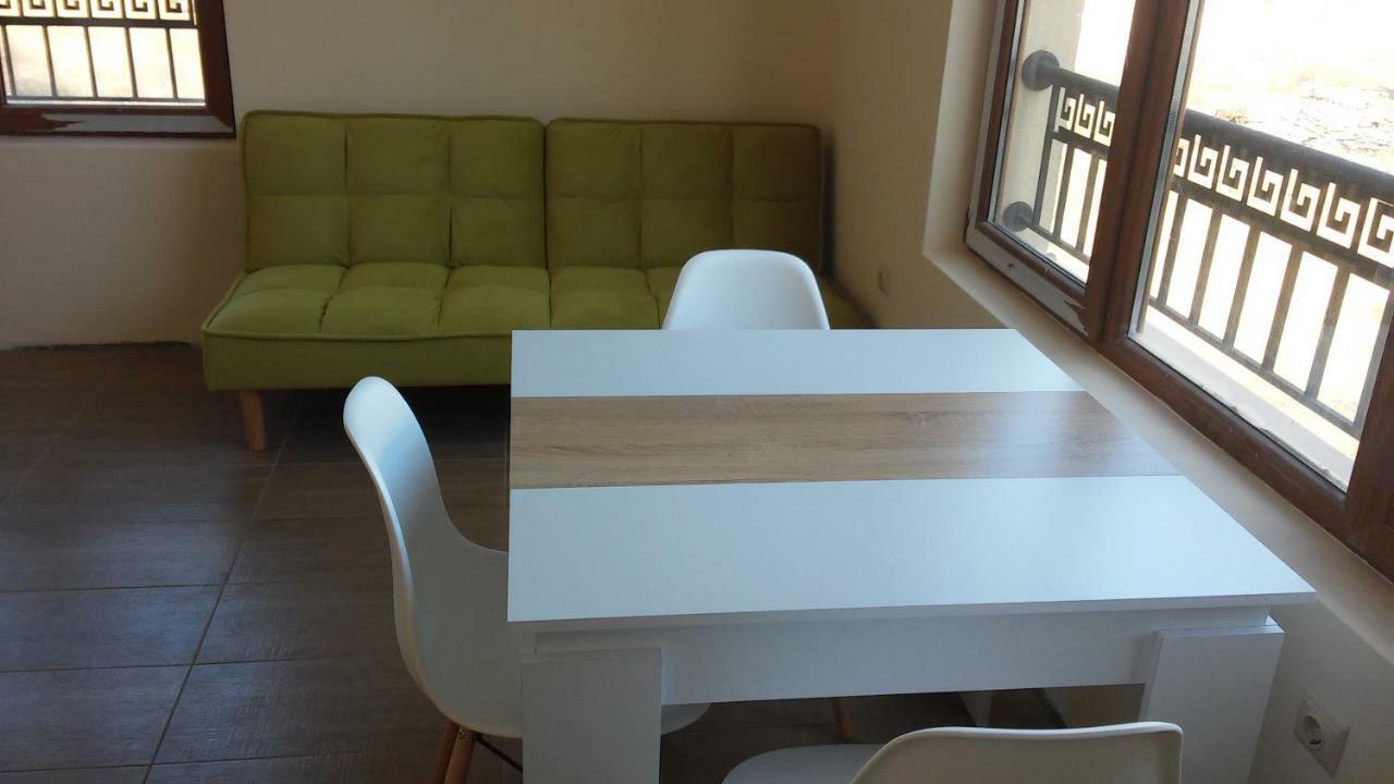 Nereya Palace Studio Mona Apartment เปาโมเรีย ภายนอก รูปภาพ
