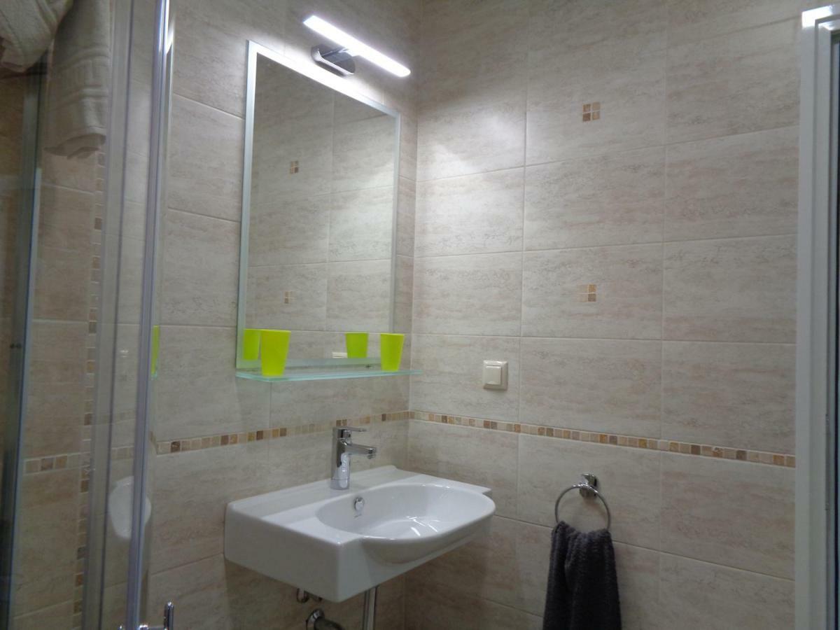 Nereya Palace Studio Mona Apartment เปาโมเรีย ภายนอก รูปภาพ