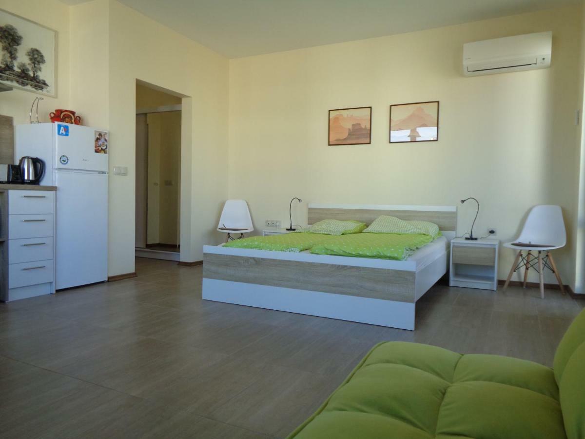 Nereya Palace Studio Mona Apartment เปาโมเรีย ภายนอก รูปภาพ